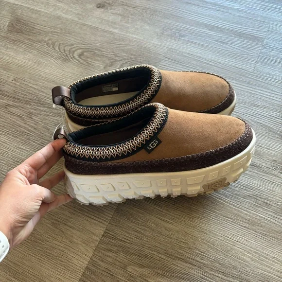Men’s UGG Venture Daze Slip-Ons